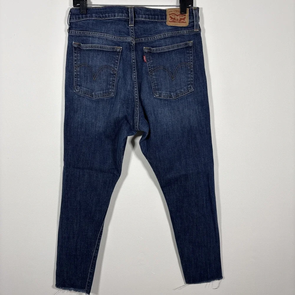Levi's Wedgie Skinny Jeans Denim High Rise Button Fly Raw Hem Size 31 Cheeky